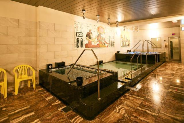 Sauna & Cabin Thermae-Yu Nishiazabu Tokyo Bagian luar foto